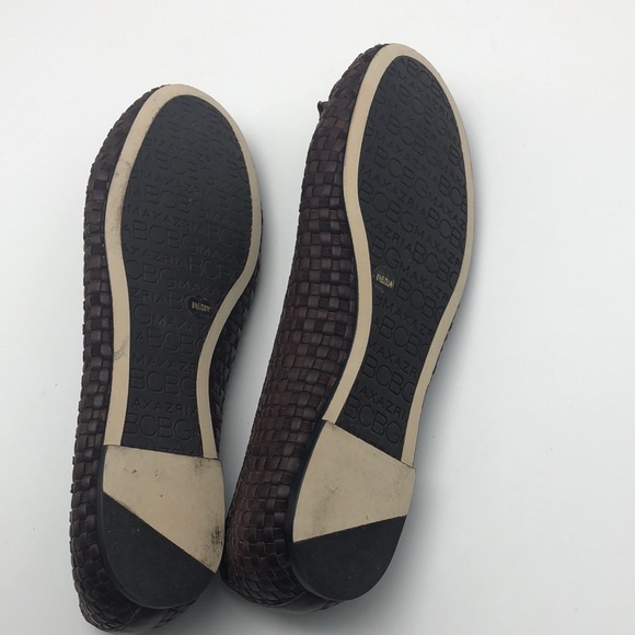 BCBG MAXAZARIA Flats. - Picture 7 of 12